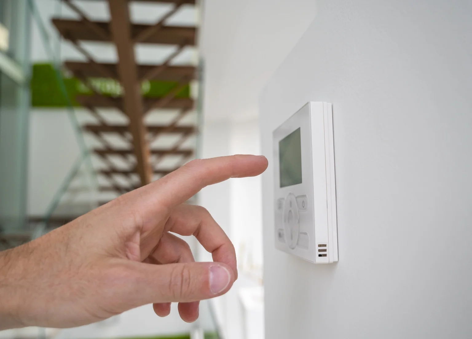 Electric underfloor heating thermostat and floor sensor controls