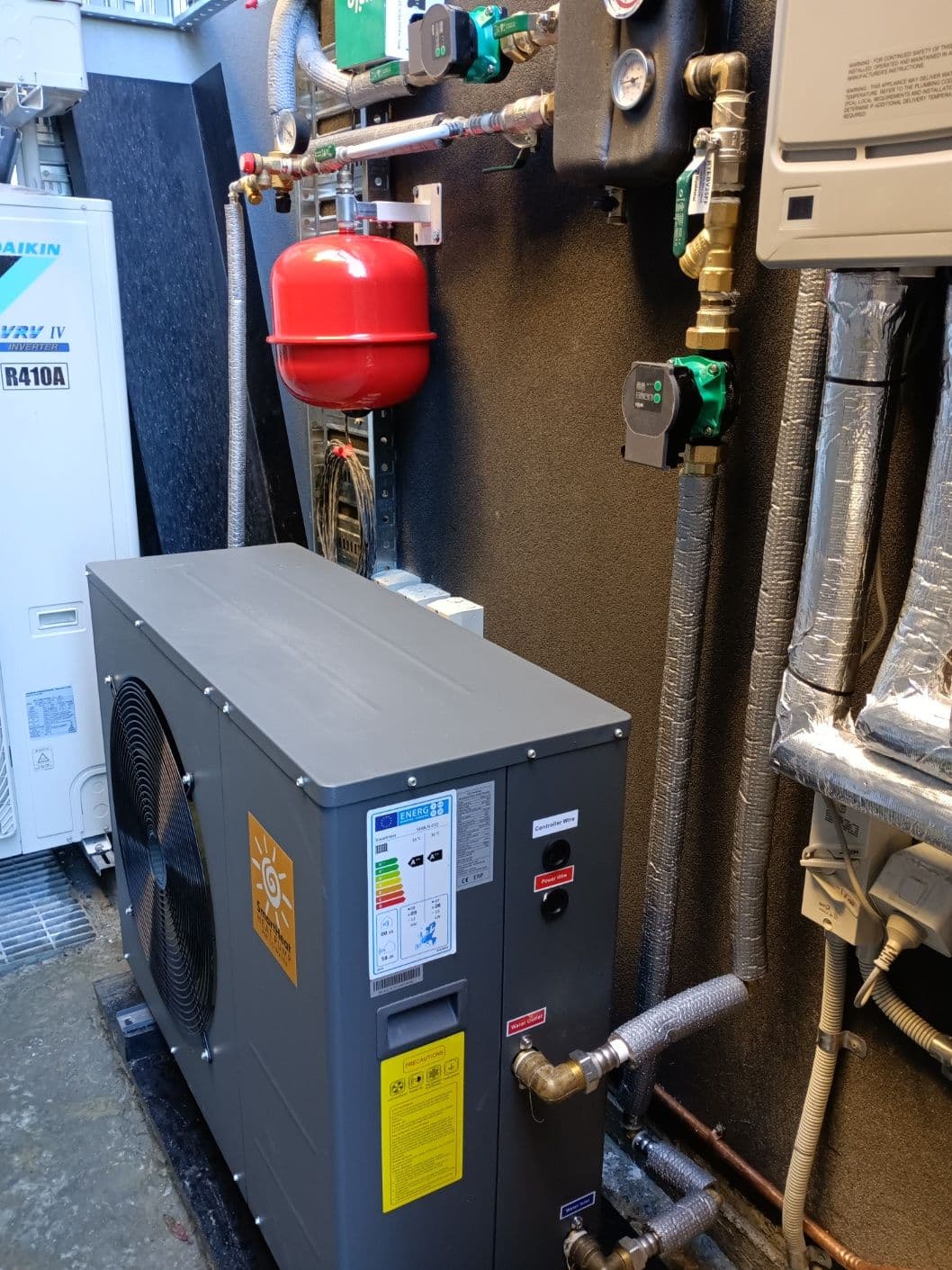 12kW Inverter Hydronic Heat Pump – Mosman SmartHeat